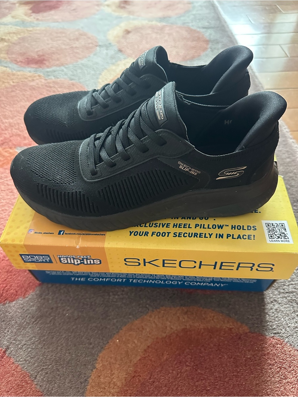 Skechers | BOBS Black Hands Free Slip-ins Sneakers in Size 8 - Picture 5 of 7